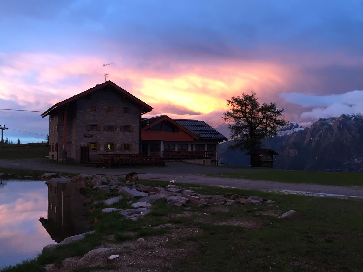 Rifugio Viviani Pradalago Madonna Exterior foto